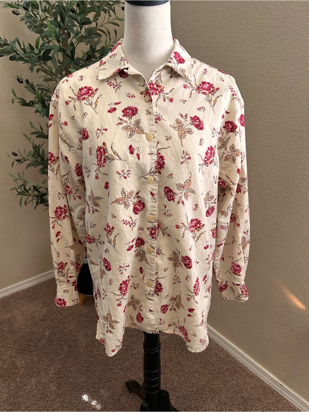 Eddie Bauer Women’s Red Floral Button-Up Shirt Linen Cotton Blend Size Small